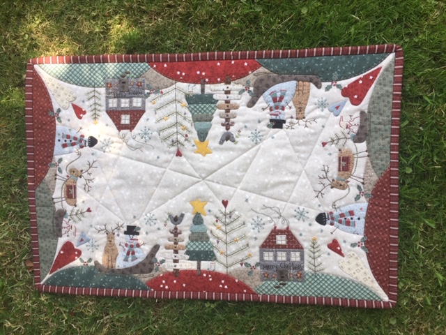 'Festive Forest' Tablecenter - iApplique and iStitch workshop - 13 August 2022, Saturday